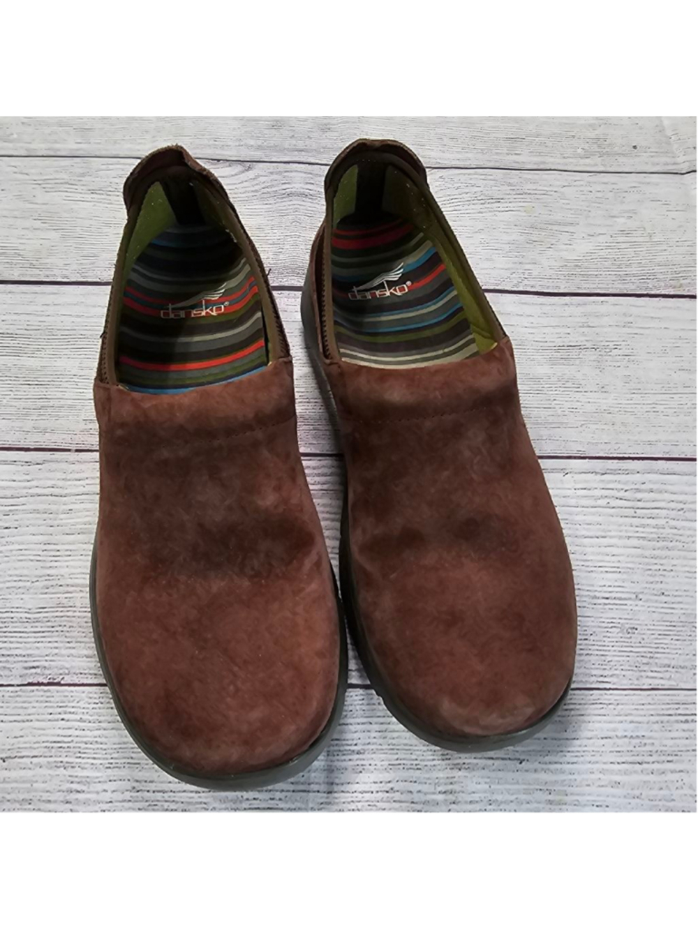 Dansko sz 39 brown suede slip on clogs, lightweight